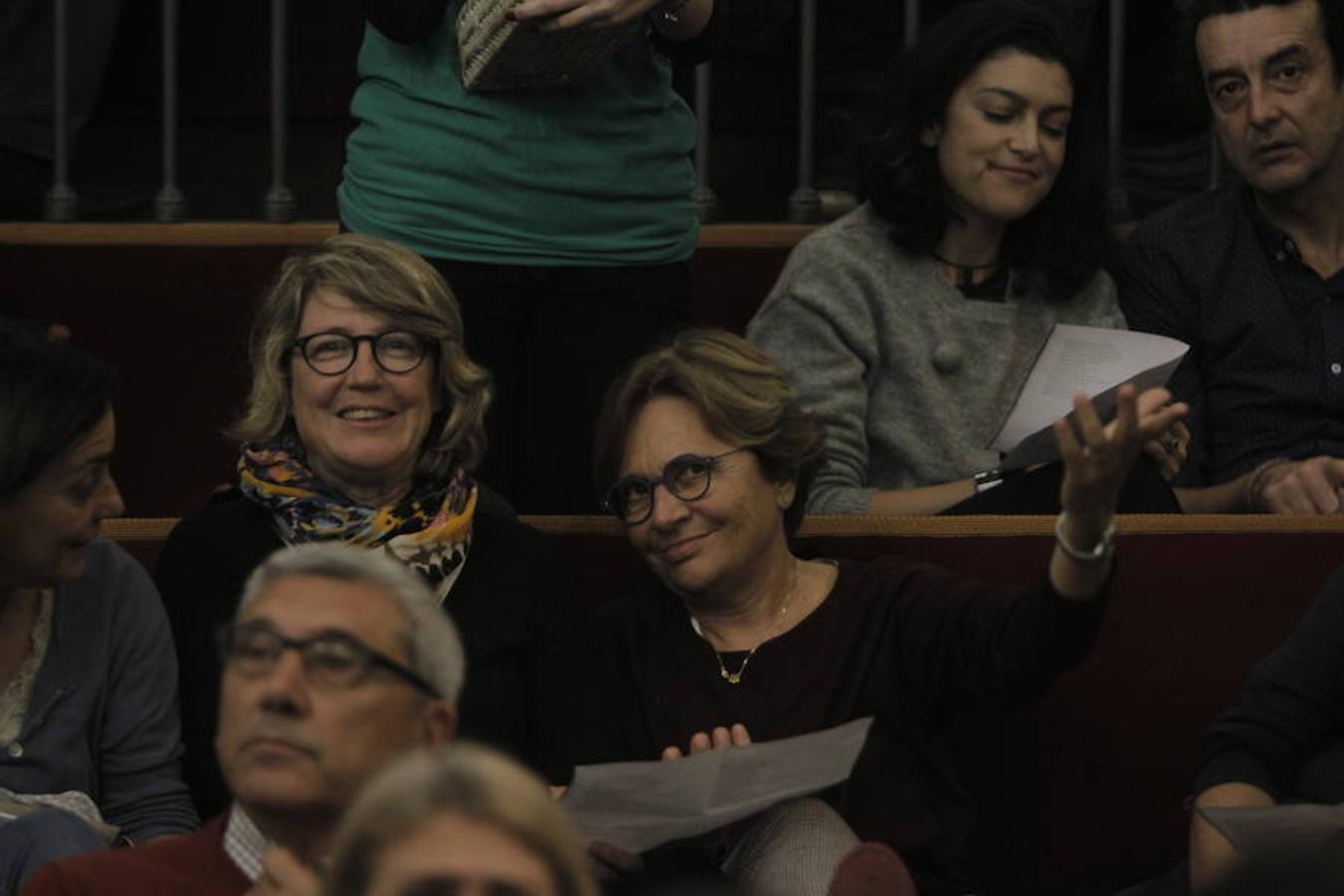 La organización valenciana One Day Yes ha logrado de nuevo su objetivo con la subasta solidaria que se ha celebrado en el Centro Cultural de la Nau. El evento ha reunido a más de 300 valencianos que quisieron colaborar en el proyecto: cubrir el coste del programa de nutrición de los niños de la escuela Twashukuru Nursery School en Lamu (Kenia). La sociedad valenciana se volcó con este evento. La obra del artista valenciano Nassio Bayarrri fue la que consiguió la puja más alta de toda la noche.