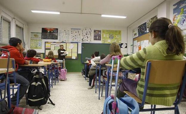 Un grupo de estudiantes valencianos en una clase. 