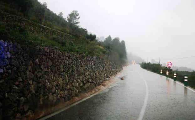 Desprendimientos en Camí d'Oliva.