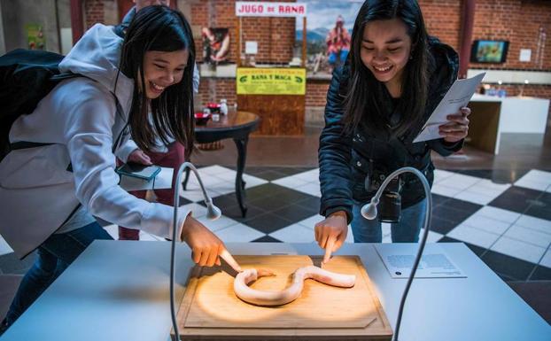 El pene de toro crudo es un afrodisíaco en China.
