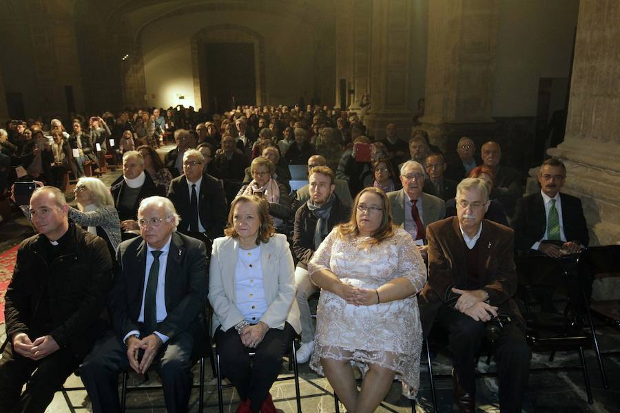 Este viernes ha tenido lugar en San Miguel de los Reyes la recuperación de las danzas del Corpus. Hasta hace dos años se celebraban en la iglesia del Patriarca con motivo de la festividad, pero se prohibieron. Ahora han vuelto a celebrarse de forma excepcional y lo han hecho con amplia representación femenina. Antaño los protagonistas eran niños y en esta ocasión han sido siete niñas y un niño: Isaac Álvarez; Julieta Ferrer; Lucía Sebastián; Carla Casan; Alejandra García; Celia Verdugo; Ariadna Echeverri; Lia Rabal y Marta Aparicio.
