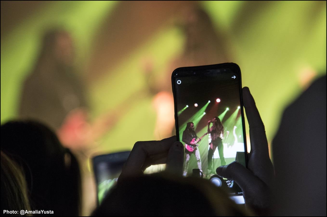 La cantante Lola Indigo, ex concursante de 'Operación Triunfo' ('OT ') y de 'Fama' en dos ediciones y también de 'Tu cara me suena' ofreció un concierto en la Sala Repvblicca de Valencia.