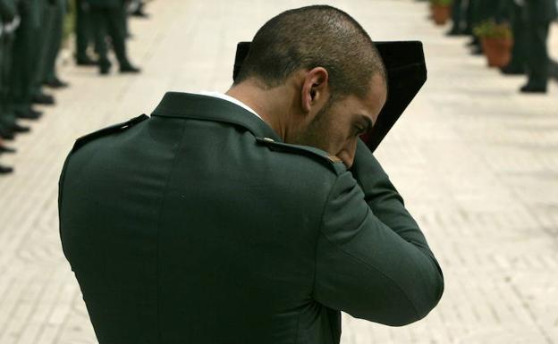 Revienta una copa en la cara de un guardia civil como venganza por una denuncia vial