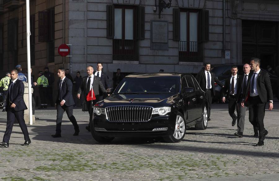 Recibimiento oficial de los Reyes al presidente de la República Popular China, Sr. Xi Jinping y su esposa, Peng Liyuan, en el Palacio Real de Madrid.