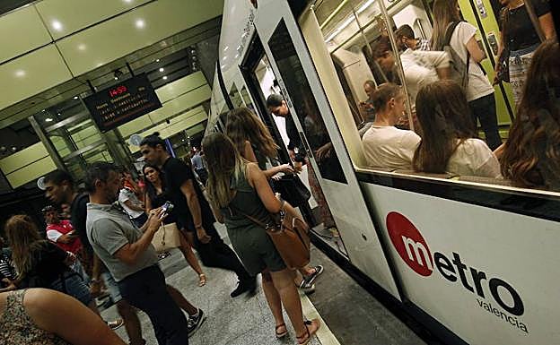 Desconvocan la huelga nocturna en el metro