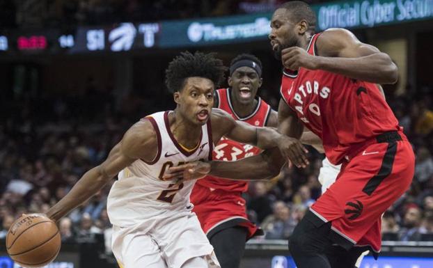 Ibaka defiende el ataque del escolta de los 'Cavs' Collin Sexton.