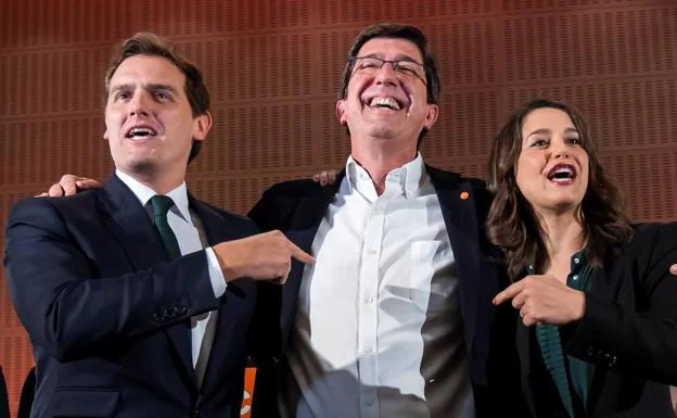 Rivera, Marín y Arrimadas celebran los resultados de Ciudadanos. 