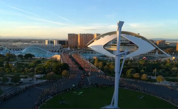 VÍDEO | Vista aérea de la salida en el Maratón Valencia 2018