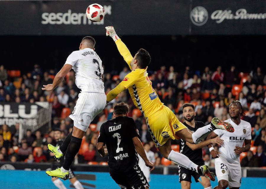 Las mejores imágenes del partido de vuelta de dieciseisavos de Copa del Rey en el que los blanquinegros, a pesar de lograr un 1-2 en la ida, se juegan seguir en otra competición además de la liguera.