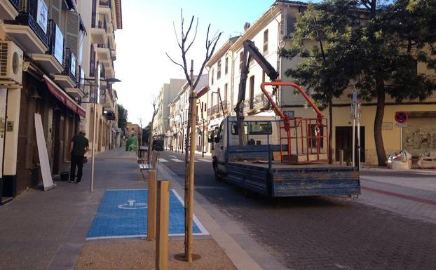 Dénia reabrirá la calle La Mar al tráfico mañana por la noche tras concluir la reurbanización