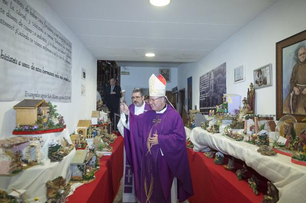 Escudero, ayer, durante la bendición. 