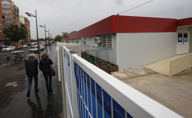 El colegio Santo Ángel de la Guarda de Valencia, en sus instalaciones provisionales hasta que se construya el nuevo centro. 