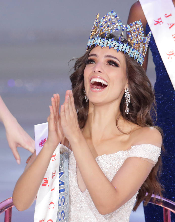 La modelo mexicana Vanessa Ponce de León, de 26 años, se coronó esta noche Miss Mundo en la sexagésimo octava edición del certamen, celebrada en la ciudad tropical china de Sanya, logrando así la primera corona para su país. La guanajuatense se impuso en una disputada ronda final a la tailandesa Nicolene Pichapa Limunskan, que terminó segunda, y a las aspirantes de Bielorrusia, Jamaica y Uganda. «Usaré mi reinado para seguir haciendo lo mismo que hago desde hace tres años, es decir, seguir siendo un ejemplo, porque todos podemos ser un ejemplo. El mundo necesita un cambio y ayudar no es tan difícil», comentó la modelo mexicana al recibir la corona.