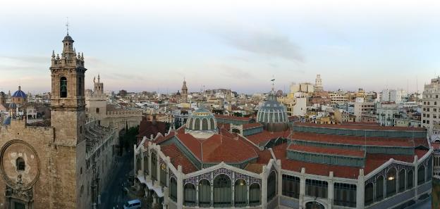 Central. Panorámica del Mercado Central y su entorno urbanístico. 