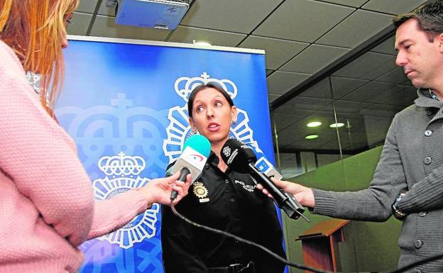 Raquel Barajas, jefa de la Unidad de Familia y Mujer (UFAM) de la Policía Nacional de Alicante.