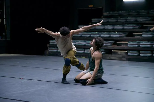 Una escena de la película autobiográfica del bailarín cubano Carlos Acosta. 