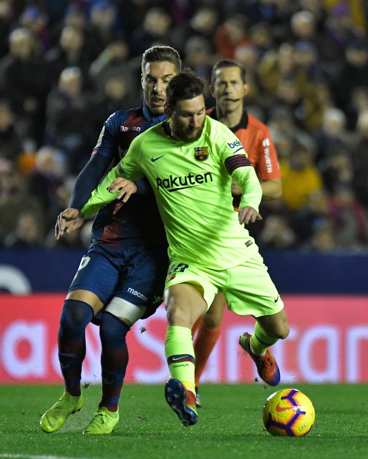 Estas son las fotos que deja el partidazo de la jornada 16 de LaLiga en el Ciutat de València