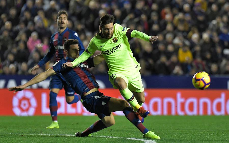 Estas son las fotos que deja el partidazo de la jornada 16 de LaLiga en el Ciutat de València