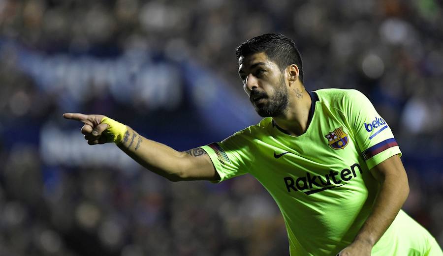 Estas son las fotos que deja el partidazo de la jornada 16 de LaLiga en el Ciutat de València