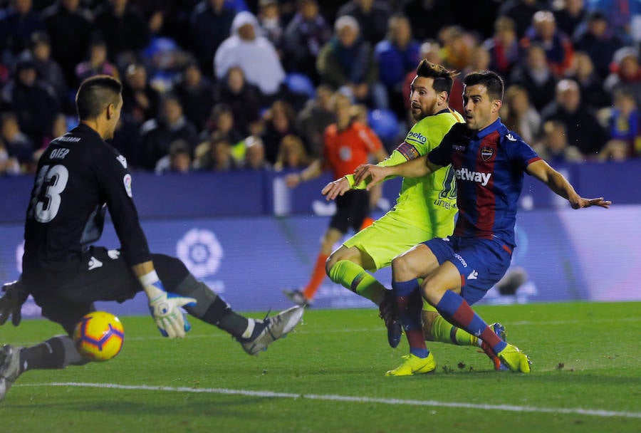 Estas son las fotos que deja el partidazo de la jornada 16 de LaLiga en el Ciutat de València