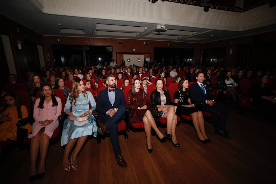 Fotos: Fiesta de despedida de Daniela con pulseras de colores al ritmo de la música