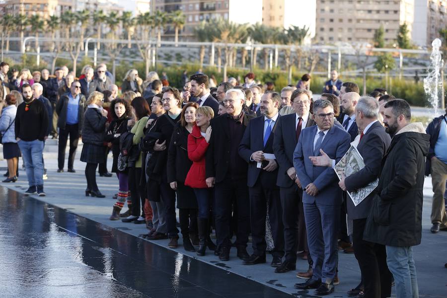 Desde las 9 horas de la mañana de este lunes los valencianos ya pueden disfrutar de este nuevo espacio verde que esperan desde hace 15 años. En total, más de 100.000 metros cuadrados, con un millar de árboles y zonas para niños y perros.