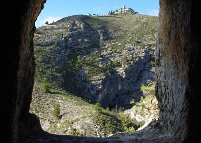 Imagen secundaria 1 - Ruta por cuevas piratas, con calaveras y pasadizos para visitar con niños en la Comunitat