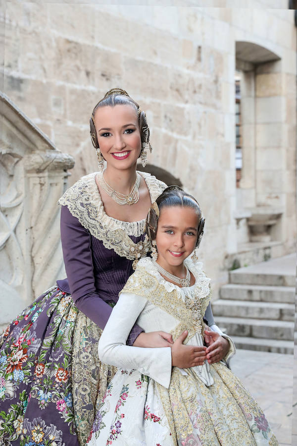 Fotos: La felicitación navideña de las falleras mayores de Valencia 2019