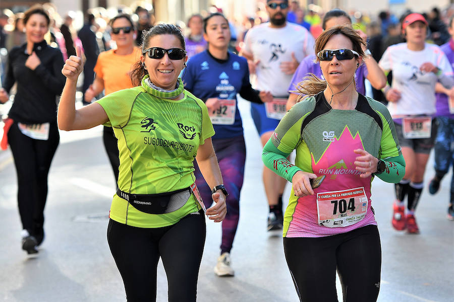 Foios ha acogido este domingo 23 de diciembre la quinta edición de su 10K contra la Fibrosis Quística. Se trata de una carrera solidaria que se ha consolidado en el calendario de final de año en Valencia.