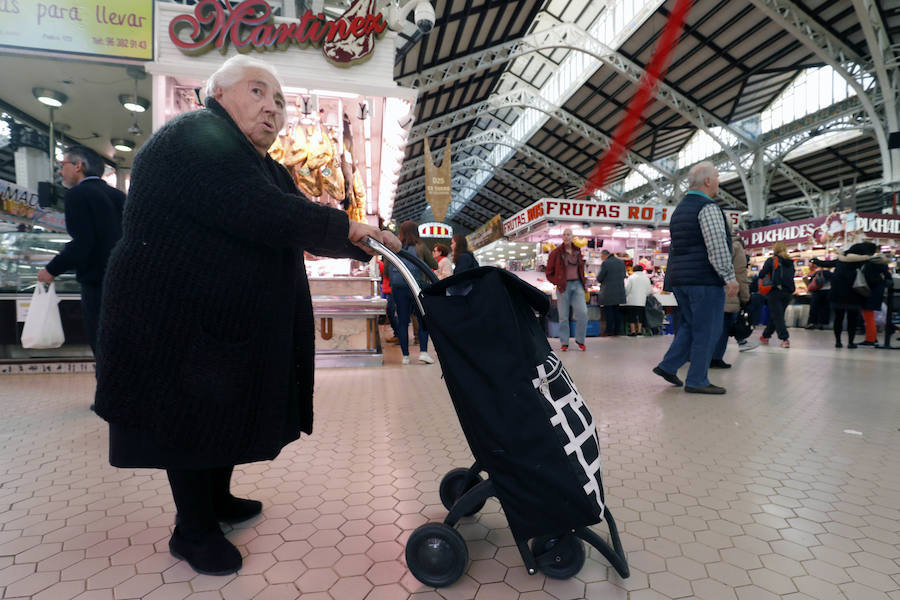 Fotos: La Navidad rescata los mercados de Valencia