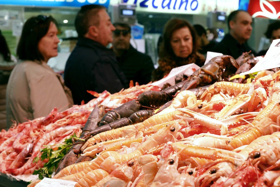 Fotos: La Navidad rescata los mercados de Valencia