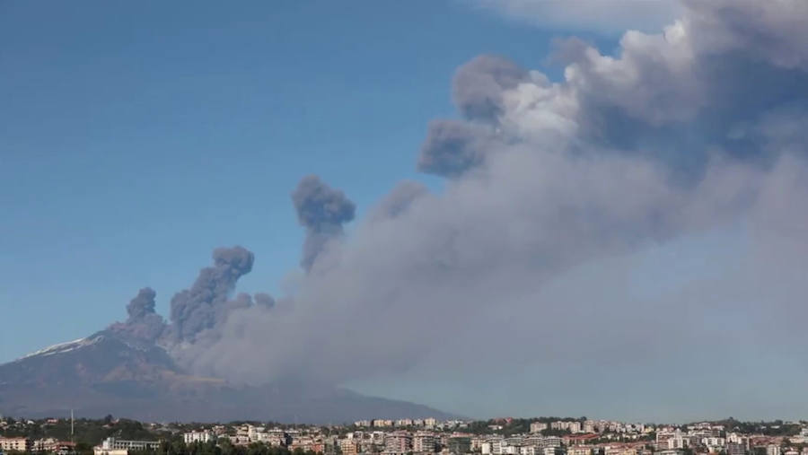 Su última fase eruptiva fue en la primavera de 2017 y la última gran erupción en el invierno de 2008/2009. 
