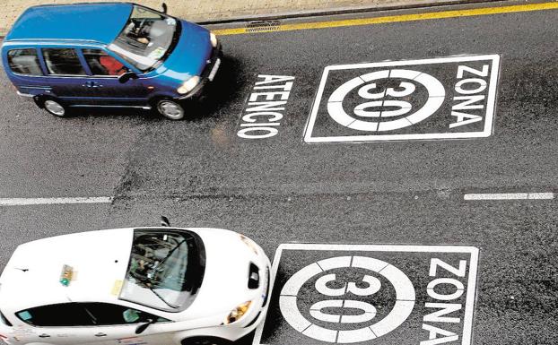 Limitación a 30 km/h. en las ciudades. 