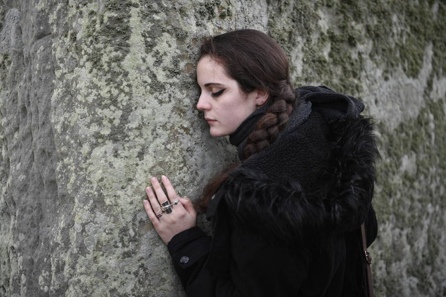 Cientos de creyentes acudieron a la celebración del solsticio de invierno en el monumento neolítico de Stonehenge, situado en el sur de Inglaterra, el pasado 22 de diciembre. A la vez, se desvelaba un nuevo misterio sobre las míticas y enigmáticas formaciones.