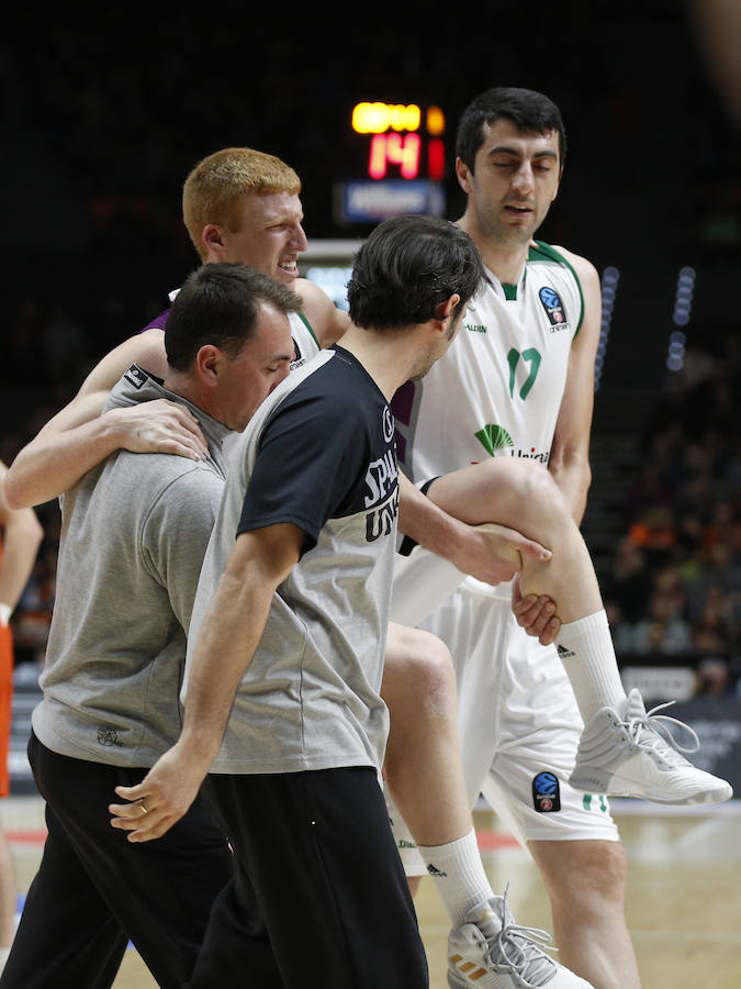 Estas son las imágenes que deja el primer partido del Top16 de EuroCup en la Fonteta. La victoria ha sido para el conjunto taronja por 85-74