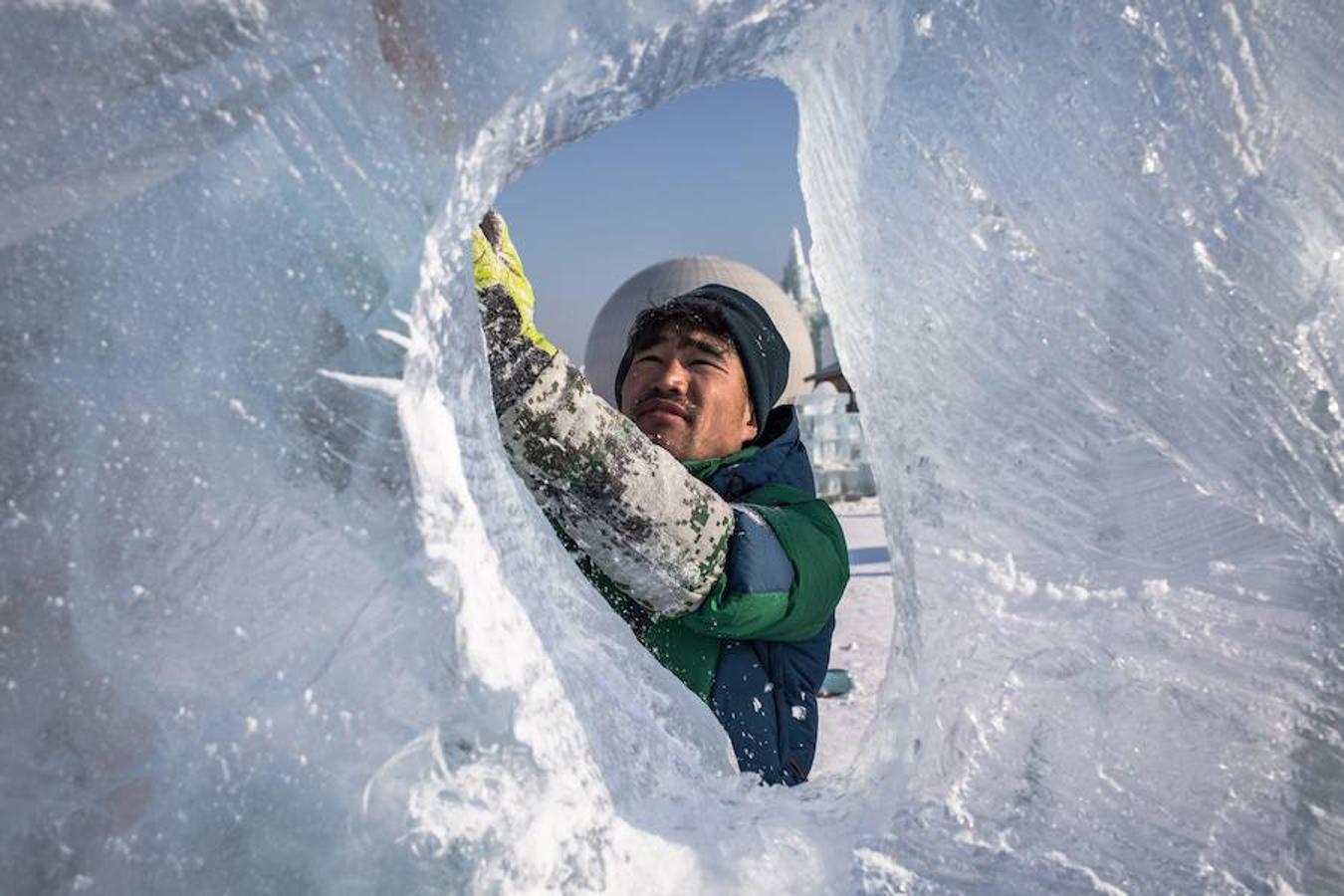 El Festival de Hielo y Nieve de Harbin (China) es todo un espectáculo. Para crear estas esculturas se utilizan cerca de 120.00 metros cúbicos de hielo y 111.000 metros cúbicos de nieve que son expuestas en durante tres meses. 