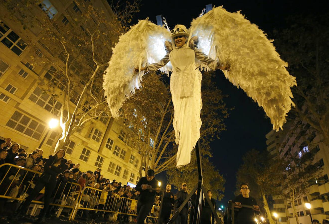 Sus Majestades de Oriente recorren todo el centro de la ciudad en la noche más mágica del año