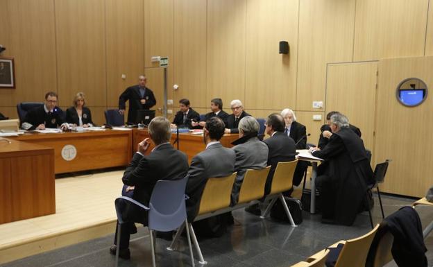 Sesión inicial del juicio. 