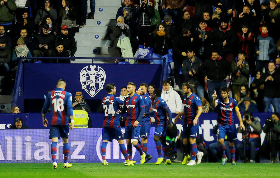 Estas son las imágenes que deja el partido de ida de octavos en el Ciutat de València