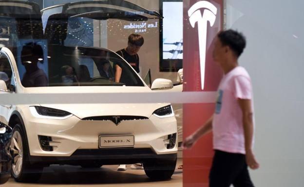 Un coche eléctrico en una feria automovilística de Pekín. 