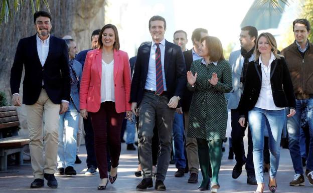 Imagen principal - Pablo Casado en Valencia | Bonig apuesta por un proyecto político «sin complejos»