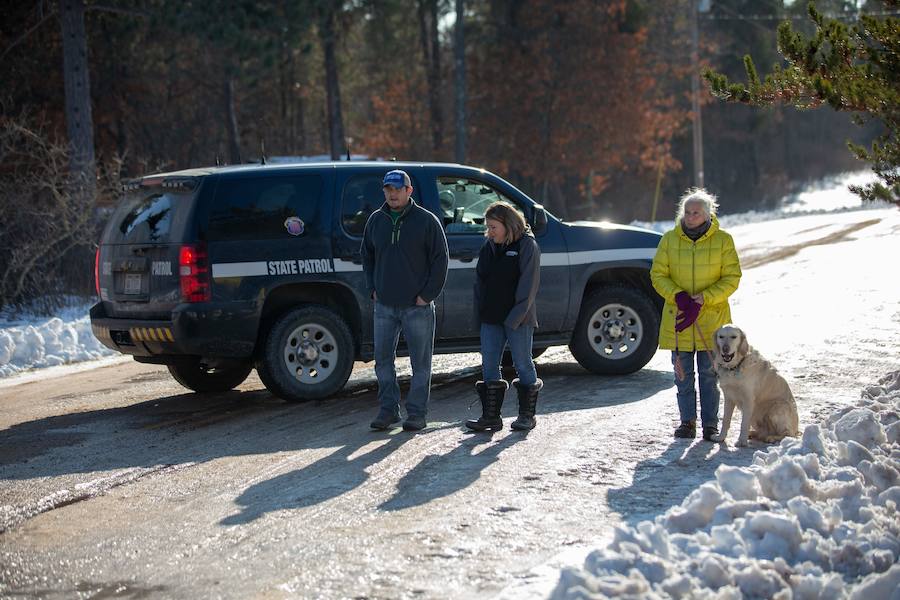 Estados Unidos celebra el hallazgo con vida de Jayme Closs, una adolescente de 13 años a la que se le había perdido la pista el 15 de octubre de 2018, después de que sus padres fuesen asesinados a tiros en su vivienda del condado de Barron, en el estado norteamericano de Wisconsin. Jayme logró escapar tras pasar 88 días en manos del hombre de 21 años que se cree que mató a sus padres para poder secuestrarla.