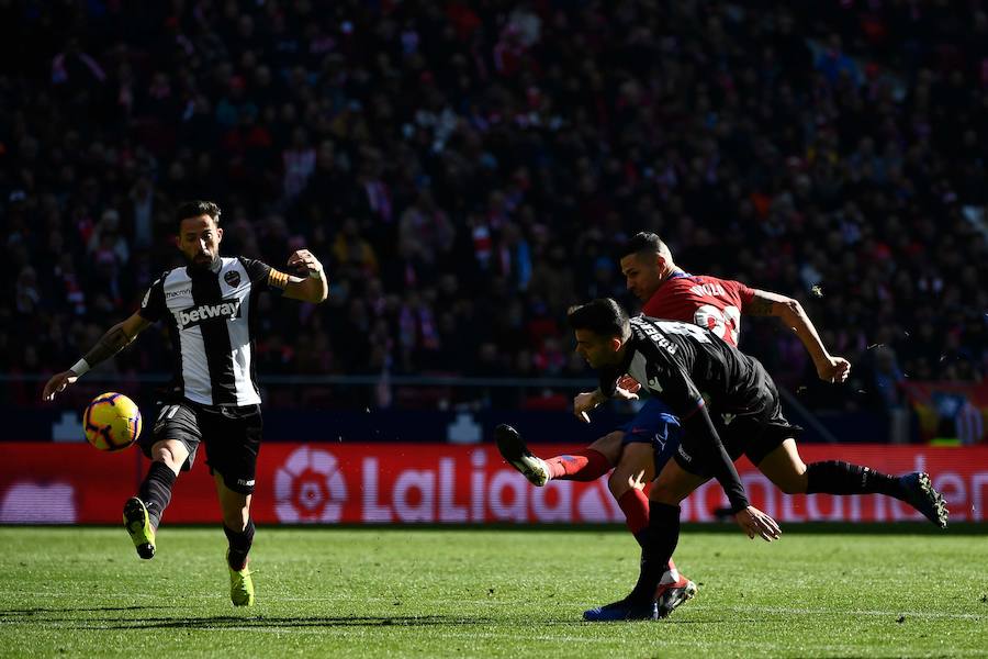 El partido de la jornada 19 de LaLiga en el Wanda Metropolitano deja estas imágenes de las mejores jugadas