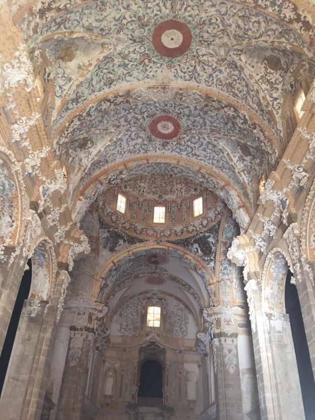 El techo de la iglesia del Monestir de Santa Maria de la Valldigna sin los florones. 