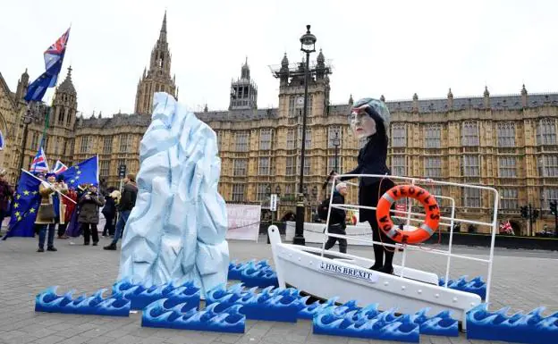 Manifestaciones y actos ante el Parlamento británico. 