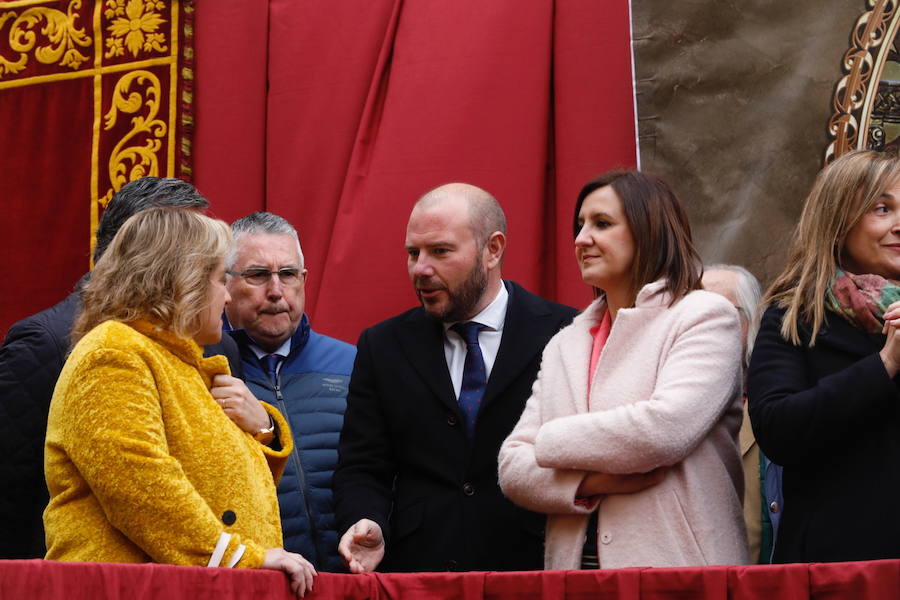 La calle Sagunto acoge un año más el tradicional acto que reúne a decenas especies de animales