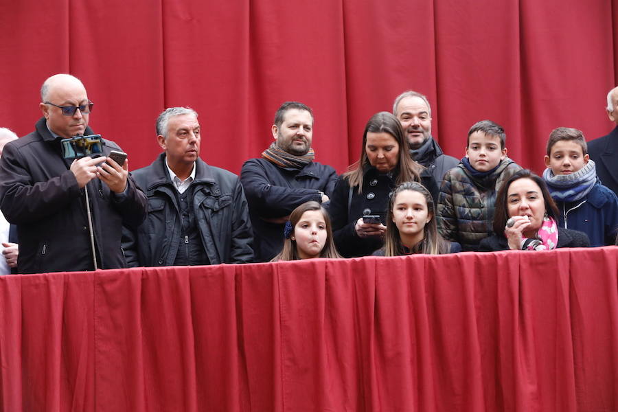 La calle Sagunto acoge un año más el tradicional acto que reúne a decenas especies de animales