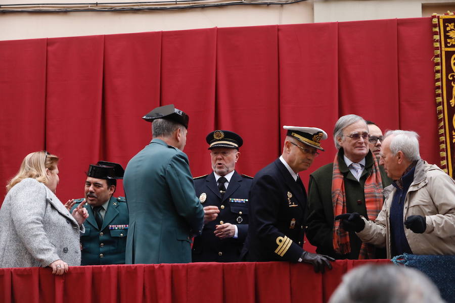 La calle Sagunto acoge un año más el tradicional acto que reúne a decenas especies de animales