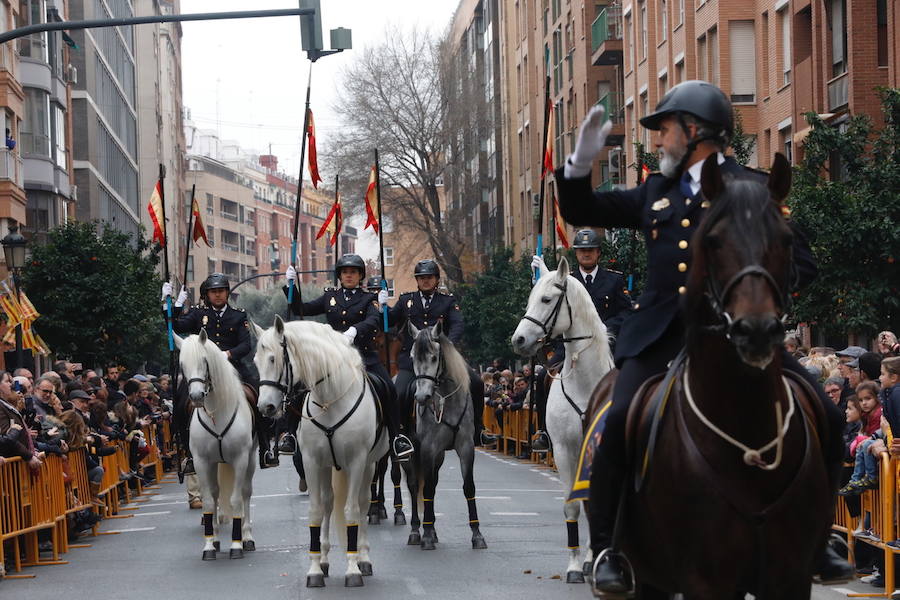 La calle Sagunto acoge un año más el tradicional acto que reúne a decenas especies de animales