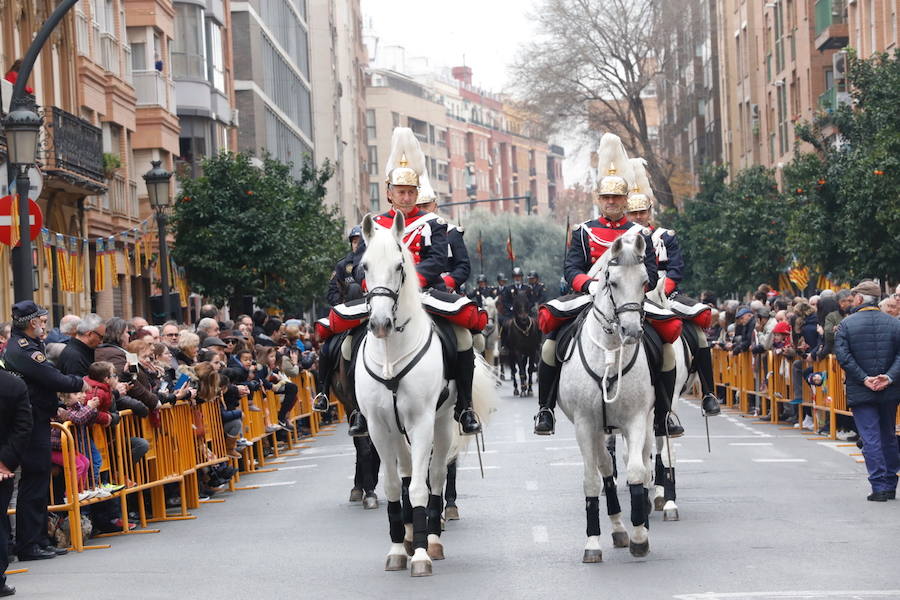 La calle Sagunto acoge un año más el tradicional acto que reúne a decenas especies de animales